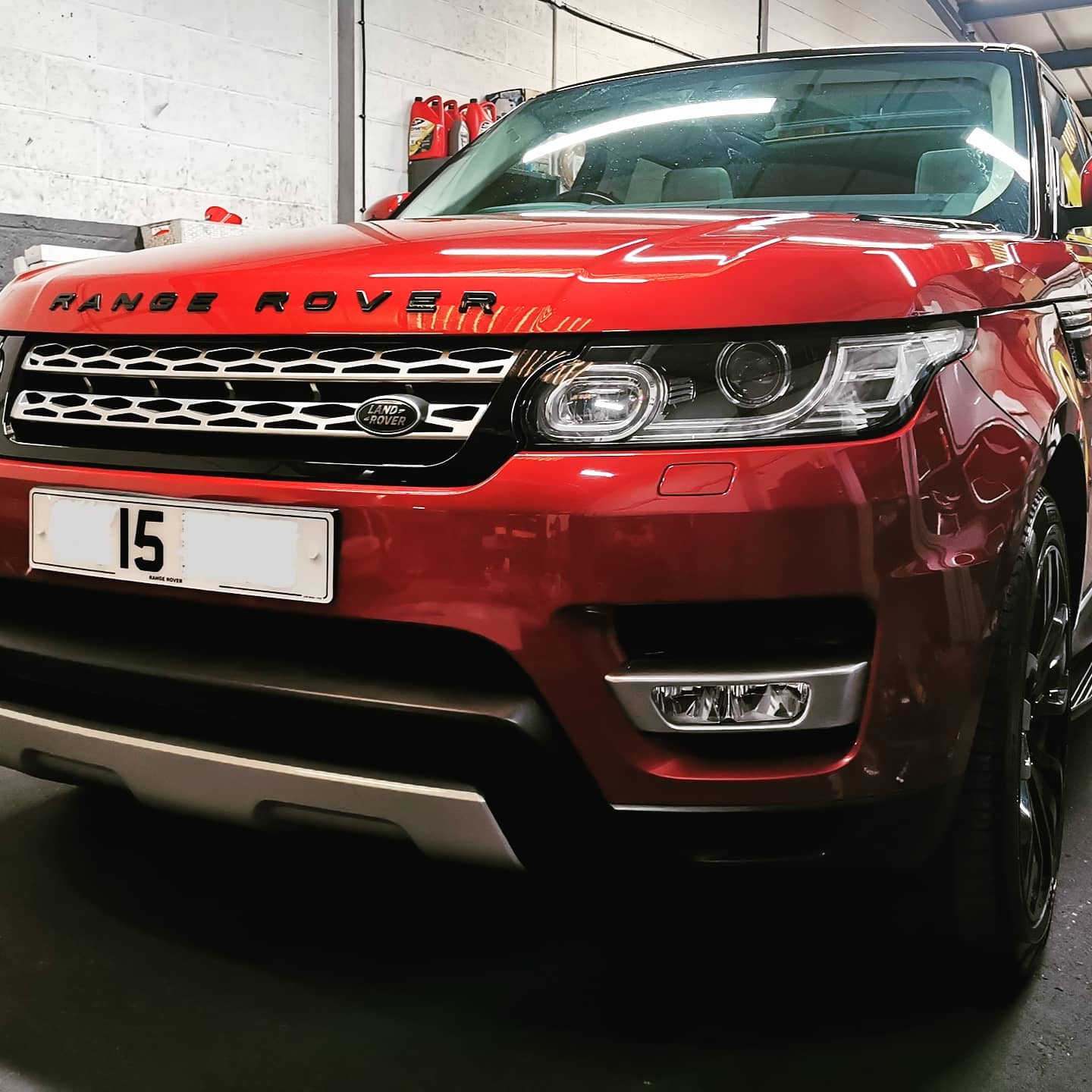 MRD Automotive workshop with Range Rover
